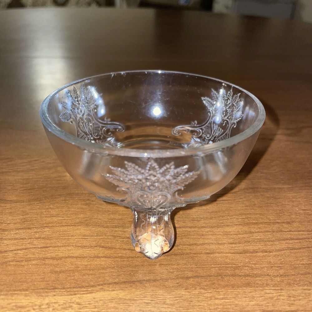 Vtg Clear Glass 3 Footed Bowl Scroll And Leaf Pattern 2.5 Inches X 4 Inches